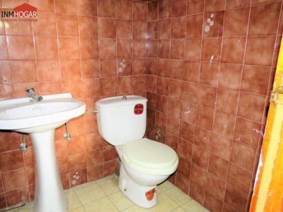 INMHOGAR VENDE Y ALQUILA LOCAL EN ARÉVALO 98