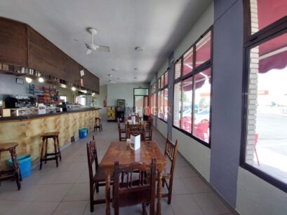 INMHOGAR VENDE BAR-RESTAURANTE EN LA A-6 94