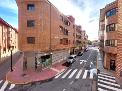 INMHOGAR ARÉVALO VENDE AMPLIA VIVIENDA EN EL CENTRO 92