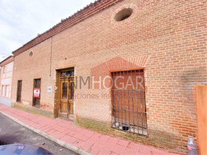 CASA CON TERRENO EN  SAN ESTEBAN 100