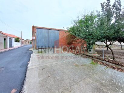 CASA CON TERRENO EN  SAN ESTEBAN 97