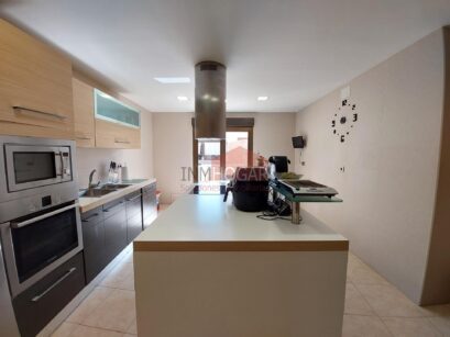 CASA EN PLENA PLAZA DEL REAL 89