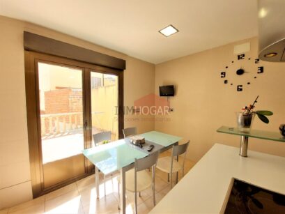 CASA EN PLENA PLAZA DEL REAL 86