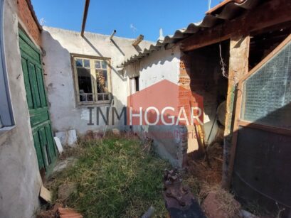 VIVIENDA EN ARÉVALO (05200) CON UN PATIO DE 100 MT 76