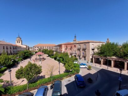 CASA EN PLENA PLAZA DEL REAL 63