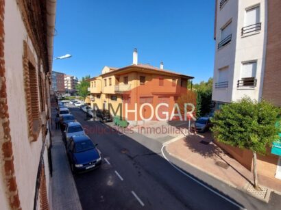 VIVIENDA EN ARÉVALO (05200) CON UN PATIO DE 100 MT 96