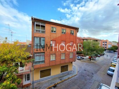 INMHOGAR VENDE EN LA AVENIDA EMILIO ROMERO (05200) 90