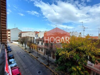 INMHOGAR VENDE EN LA AVENIDA EMILIO ROMERO (05200) 89