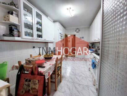 INMHOGAR VENDE EN LA AVENIDA EMILIO ROMERO (05200) 87