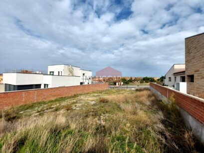 INMHOGAR ÁVILA VENDE PARCELA DE 535m2 96