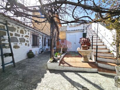 CHALET CON JARDÍN Y PATIO EN SANTA MARÍA DE LA CABEZA