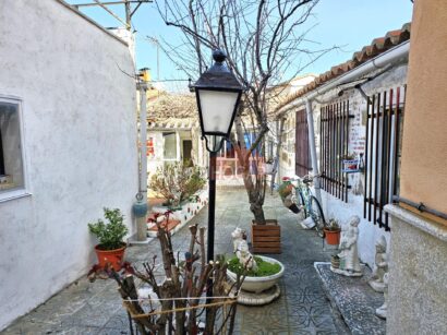 CHALET CON JARDÍN Y PATIO EN SANTA MARÍA DE LA CABEZA