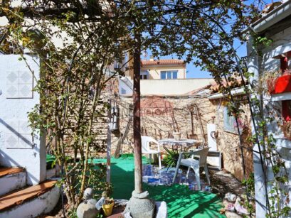 CHALET CON JARDÍN Y PATIO EN SANTA MARÍA DE LA CABEZA