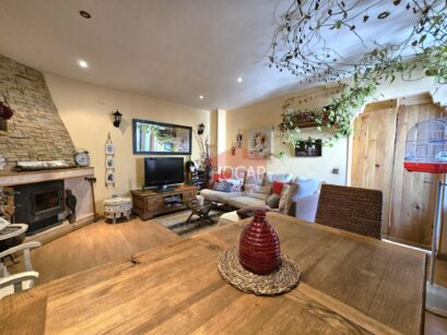 CHALET CON JARDÍN Y PATIO EN SANTA MARÍA DE LA CABEZA