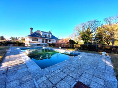 ESPECTACULAR CHALET CON PARCELA EN HERVENCIAS