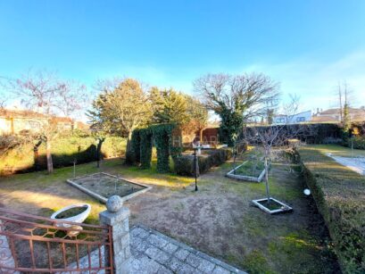 ESPECTACULAR CHALET CON PARCELA EN HERVENCIAS