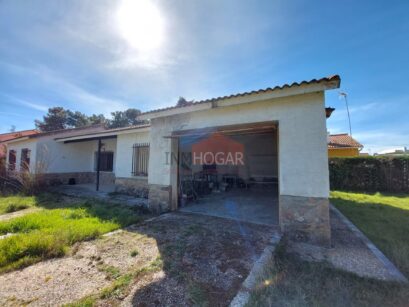 INMHOGAR VENDE ESTE CHALET EN SANCHIDRIÁN 05290 76