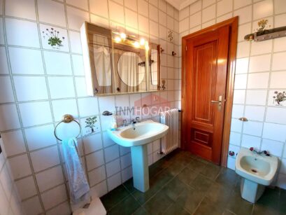 ESPECTACULAR CHALET CON PARCELA EN HERVENCIAS