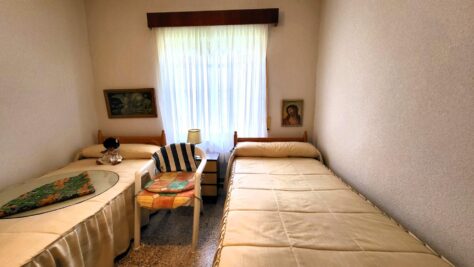 CHALET EN BARRACO EN PARCELA DE 400 MT. 83