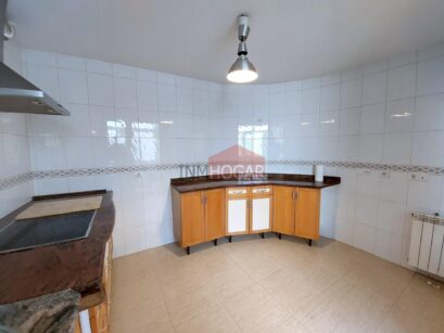 INMHOGAR ARÉVALO VENDE DÚPLEX CON TERRAZA Y HABITACIÓN EN PLANTA BAJA (05200) 92