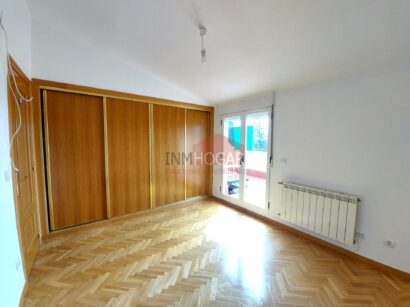 INMHOGAR ARÉVALO VENDE DÚPLEX CON TERRAZA Y HABITACIÓN EN PLANTA BAJA (05200) 90