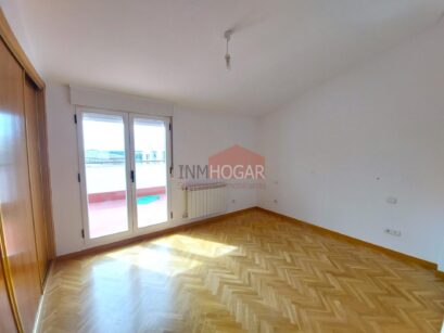 INMHOGAR ARÉVALO VENDE DÚPLEX CON TERRAZA Y HABITACIÓN EN PLANTA BAJA (05200) 89