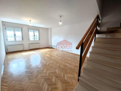 INMHOGAR ARÉVALO VENDE DÚPLEX CON TERRAZA Y HABITACIÓN EN PLANTA BAJA (05200) 100