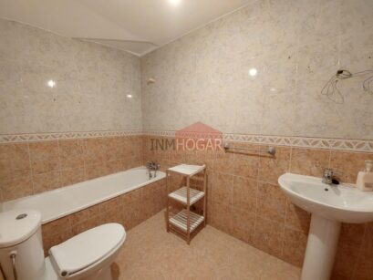 INMHOGAR ARÉVALO VENDE DÚPLEX CON TERRAZA Y HABITACIÓN EN PLANTA BAJA (05200) 66