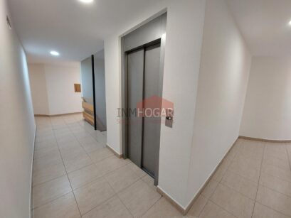 INMHOGAR ARÉVALO VENDE DÚPLEX CON TERRAZA Y HABITACIÓN EN PLANTA BAJA (05200) 62