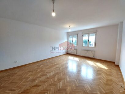 INMHOGAR ARÉVALO VENDE DÚPLEX CON TERRAZA Y HABITACIÓN EN PLANTA BAJA (05200) 98
