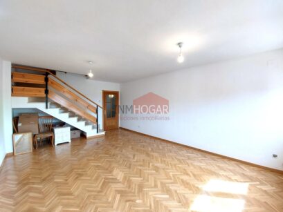 INMHOGAR ARÉVALO VENDE DÚPLEX CON TERRAZA Y HABITACIÓN EN PLANTA BAJA (05200) 96