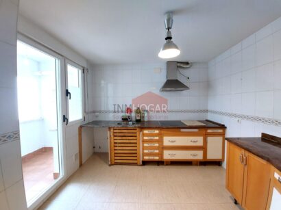 INMHOGAR ARÉVALO VENDE DÚPLEX CON TERRAZA Y HABITACIÓN EN PLANTA BAJA (05200) 93