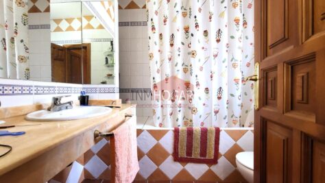 CASA SINGULAR UNIFAMILIAR CON DOS VIVIENDAS EN CENTRO/ESTACIÓN (ÁVILA) 05001 74