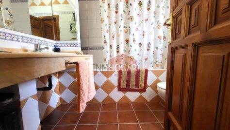 CASA SINGULAR UNIFAMILIAR CON DOS VIVIENDAS EN CENTRO/ESTACIÓN (ÁVILA) 05001 73