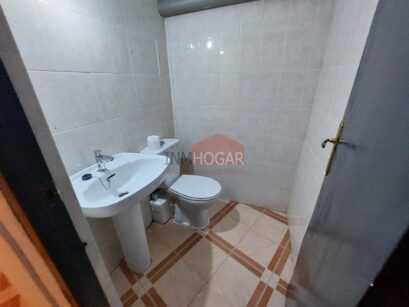 LOCAL COMERCIAL ACONDICIONADO EN EL CENTRO DE LA CIUDAD (ÁVILA) 05001 90