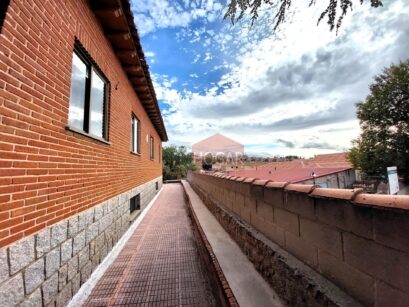 INMHOGAR VENDE ESPECTACULAR CHALET EN ÁVILA