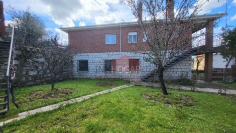 CHALET INDEPENDIENTE EN BURGOHONDO