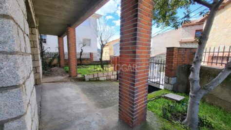 CHALET INDEPENDIENTE EN BURGOHONDO